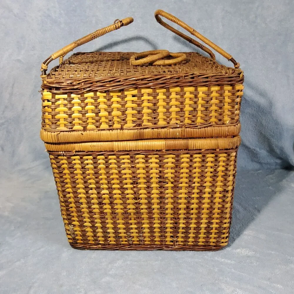 Vintage Large Two-Tone Woven Wicker Picnic Basket Storage Trunk Hinged Lid 15x13